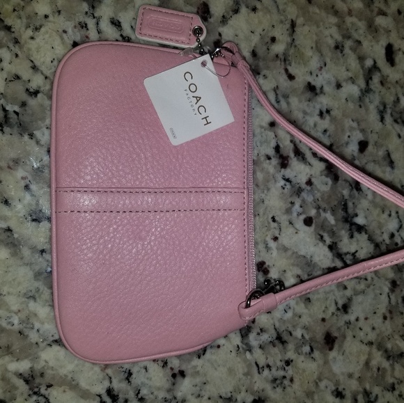 Coach wristlet - Picture 2 of 4